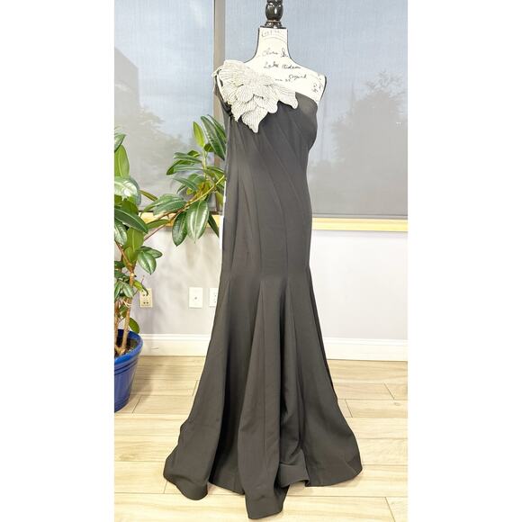 Mac Duggal Black One-Shoulder Maxi Dress with Silver Detail - Picture 6 of 11